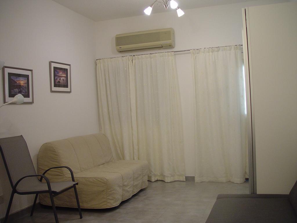 Paphos Studios Exterior foto